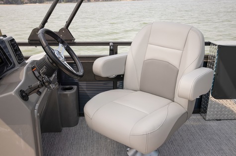 Family Fish LT - Mid-Back Captain's Seat with Folding Arms