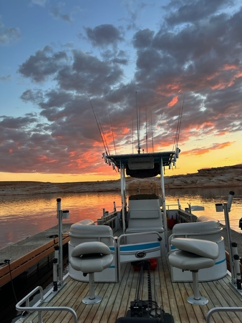 Guide Jesse Romrell loves “slicing” through Lake Powell!